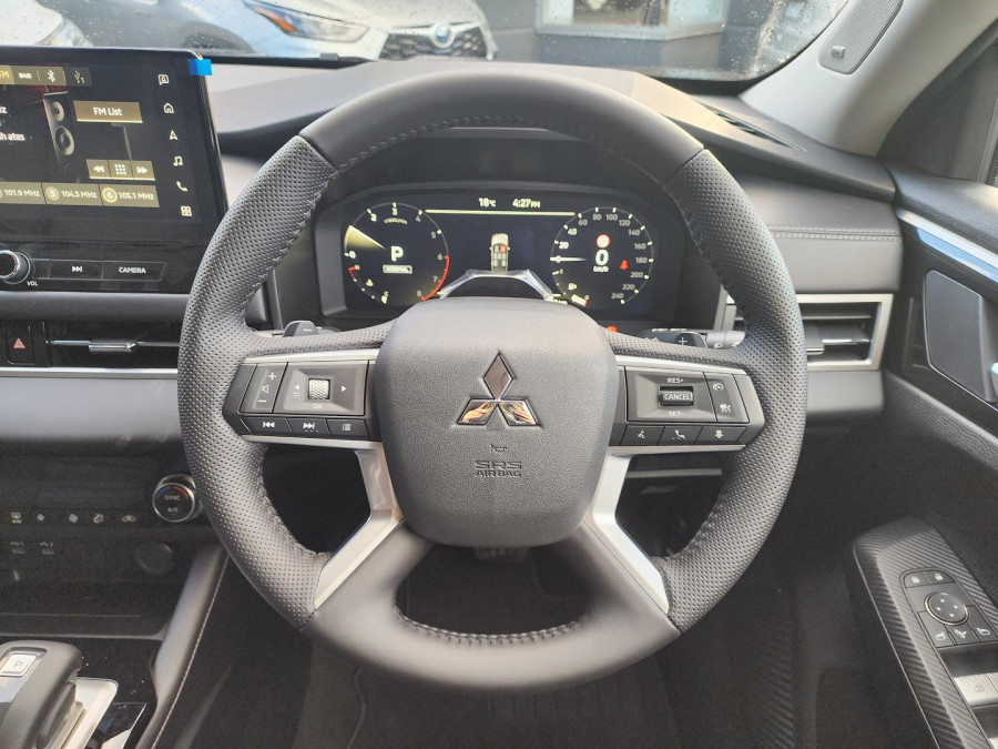 2025 Mitsubishi Outlander ZM LS SUV Image 9