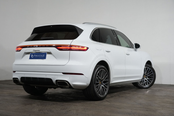 2018 Porsche Cayenne SUV image 7