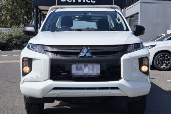 2022 MY22.5 Mitsubishi Triton MR GLX Cab Chassis Image 2