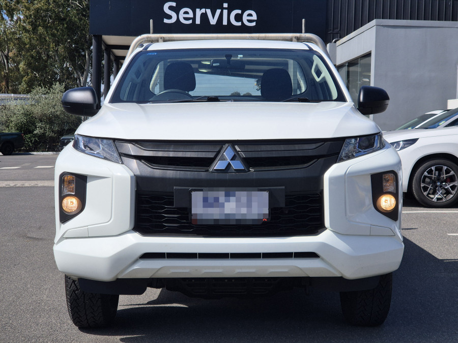 2022 MY22.5 Mitsubishi Triton MR GLX Cab Chassis Image 2