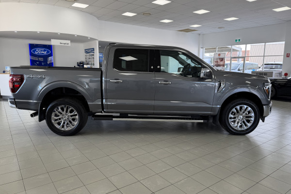 2024 Ford F-150  Lariat Dual Cab Image 6