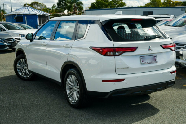 2023 MY24 Mitsubishi Outlander ZM ES SUV