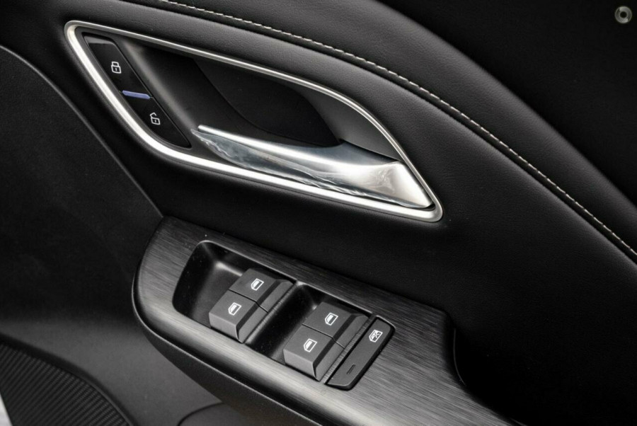 2024 MY25 MG ZS ZS32 Essence Hybrid+ SUV Image 15