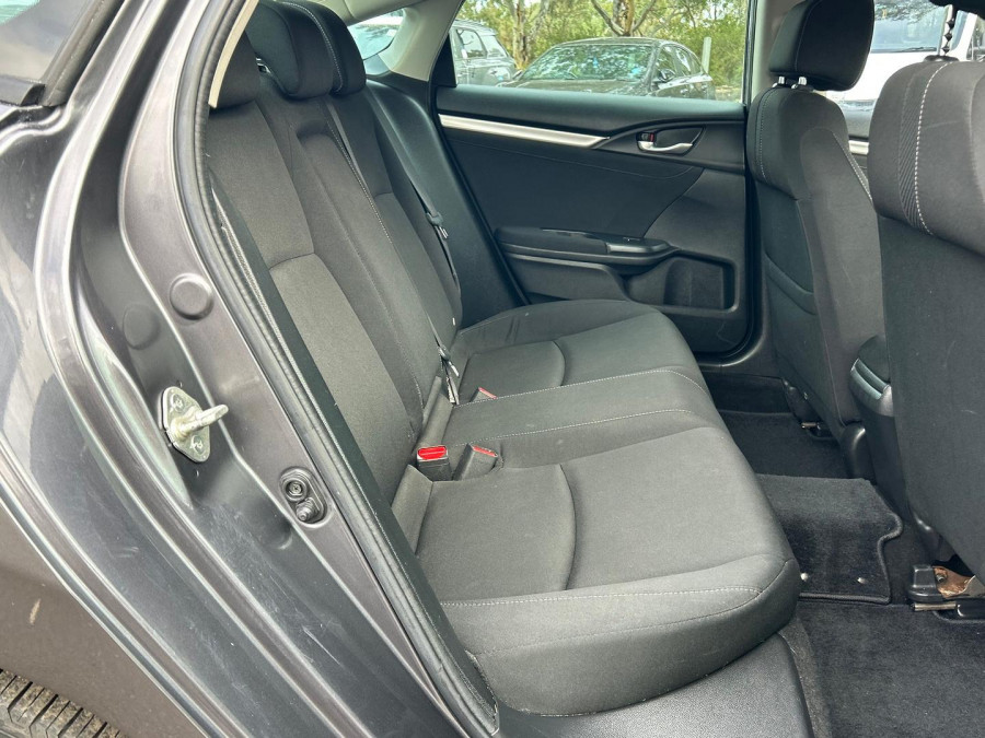 2018 Honda Civic 10th Gen VTi-L Sedan Image 14