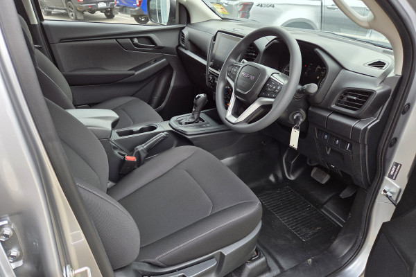 2025 MY25.5 Isuzu D-MAX RG SX Cab Chassis Image 9