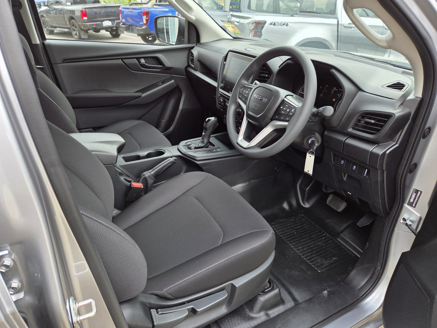 2025 MY25.5 Isuzu D-MAX RG SX Cab Chassis Image 9