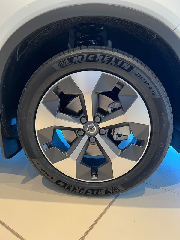 2026 Volvo XC40 XZ Plus B4 SUV image 8
