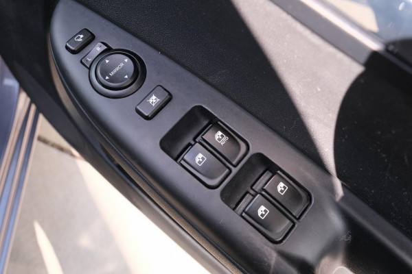 2014 MY15 Hyundai i20 PB Active Hatch Image 11