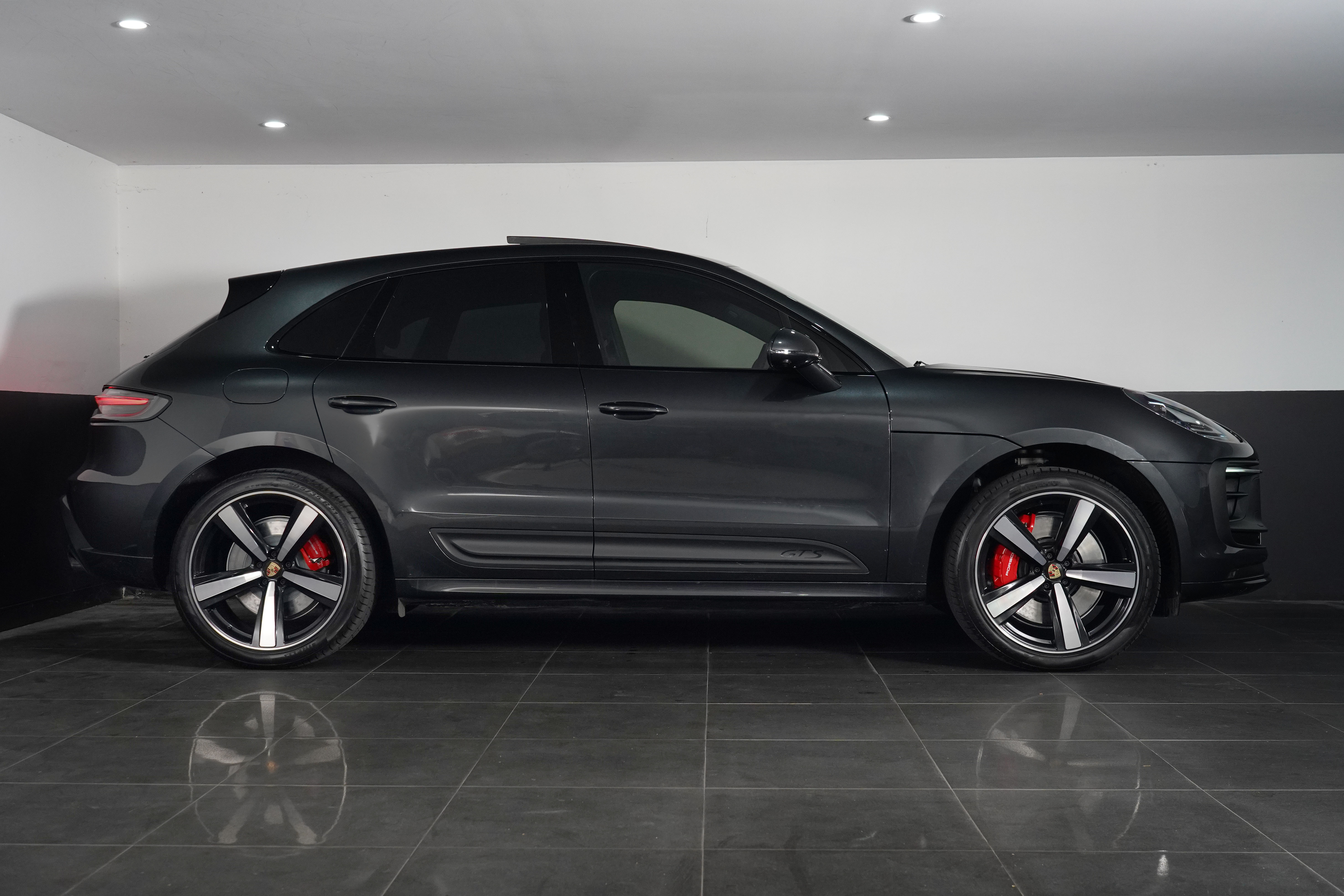2023 Porsche Macan Gts Wagon Image 12