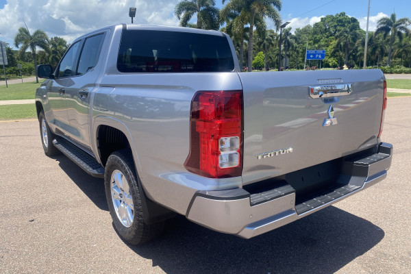 2026 Mitsubishi Triton MV GLX+ Ute Image 4