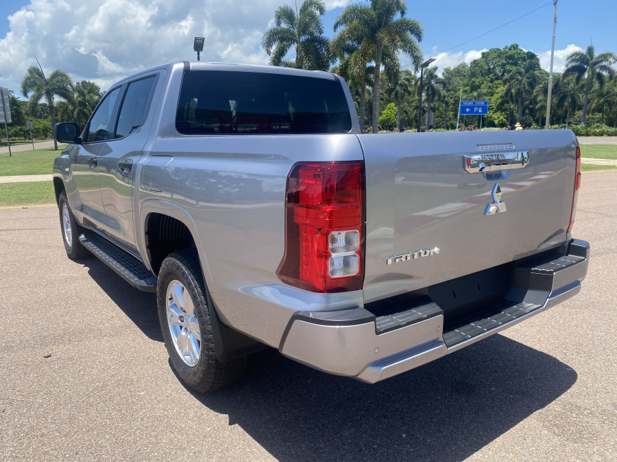 2026 Mitsubishi Triton MV GLX+ Ute Image 4