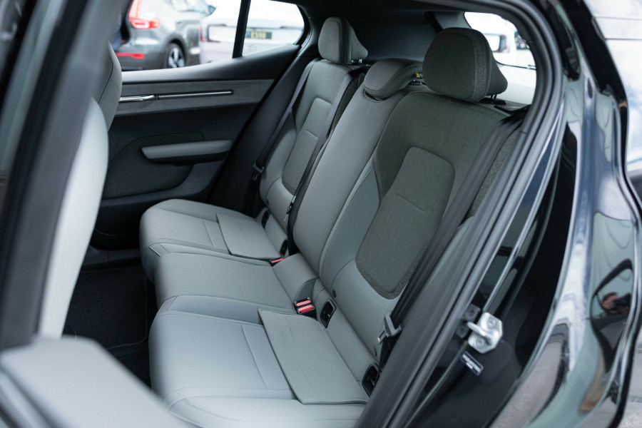 2026 Volvo EX30  Single Motor Extended Range Plus SUV Image 6