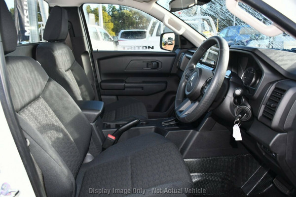 2026 MY25 Mitsubishi Triton MV  GLX Cab Chassis Image 4