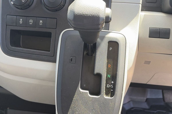 2020 Toyota HiAce GDH300R  Van Image 16