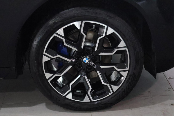 2025 BMW X3 G45 30e xDrive SUV image 7
