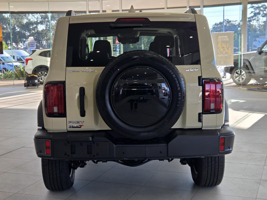 2026 GWM Tank 300 P01 Lux Hi4-T PHEV SUV Image 5