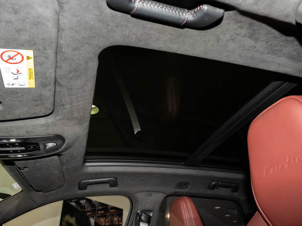 2024 MY25 Porsche Cayenne Turbo E-Hybrid SUV image 41