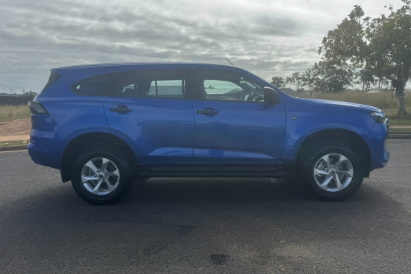 2026 Isuzu MU-X RJ LS-M SUV Image 2