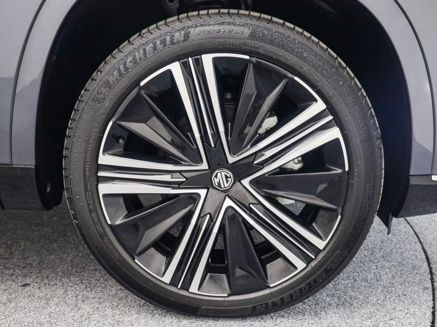 2026 MG QS Essence SUV Image 2