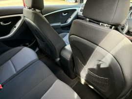 2014 Hyundai i30 GD2 Elite Hatch image 25
