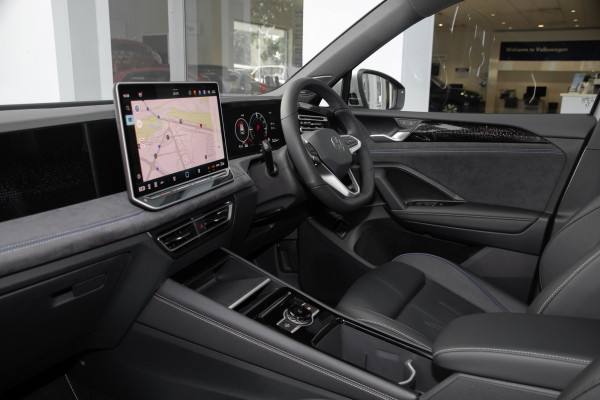 2026 Volkswagen Tiguan CT 200TSI eHybrid R-Line SUV image 8