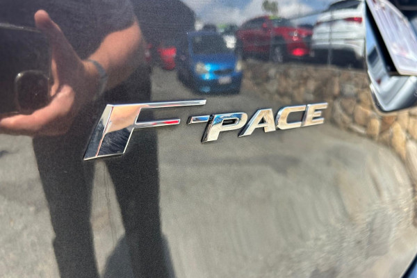 2016 MY17 Jaguar F-PACE X761 20d R-Sport SUV Image 29