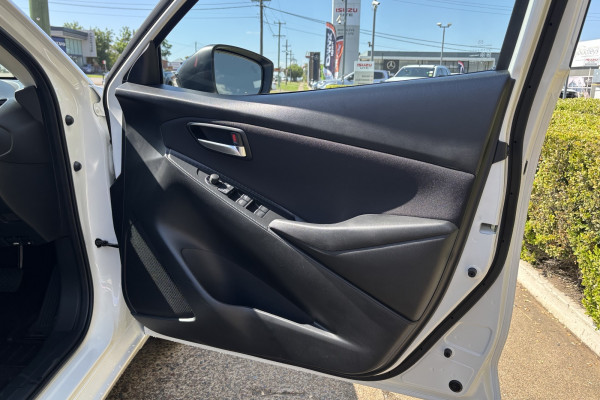 2026 MY25 Mazda 2 DJ Series G15 Evolve Hatch Image 14