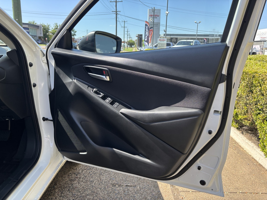 2026 MY25 Mazda 2 DJ Series G15 Evolve Hatch Image 14