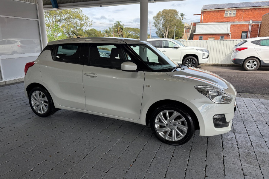 2021 Suzuki Swift AZ Series II GL Navigator Hatch Image 6