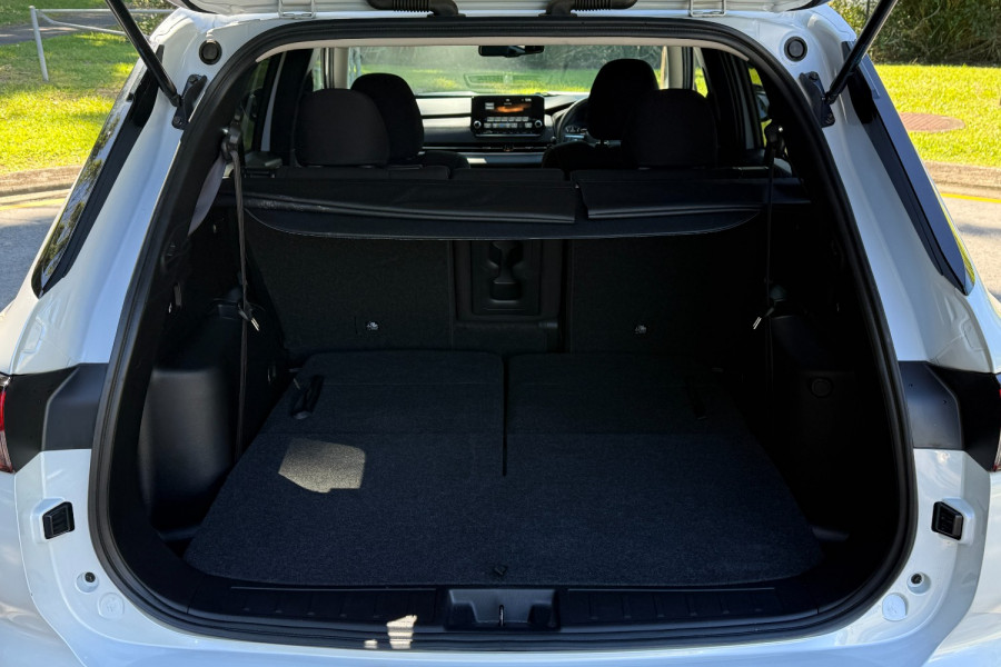 2023 MY24 Mitsubishi Outlander ZM LS SUV Image 12