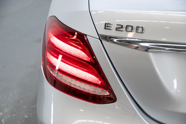 2018 Mercedes-Benz E-Class E200 Sedan Image 11