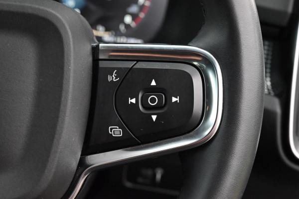 2022 Volvo XC40 XZ T5 R-Design SUV Image 18