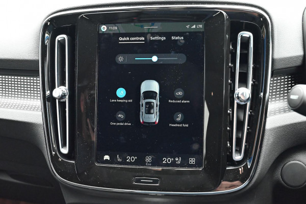 2026 Volvo EX40  Ultra Single Motor Extended Range SUV Image 6