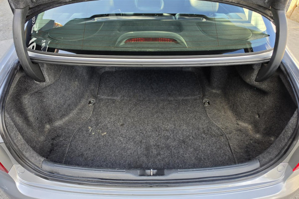 2004 Honda Accord Euro 7th Gen Luxury Sedan Image 16