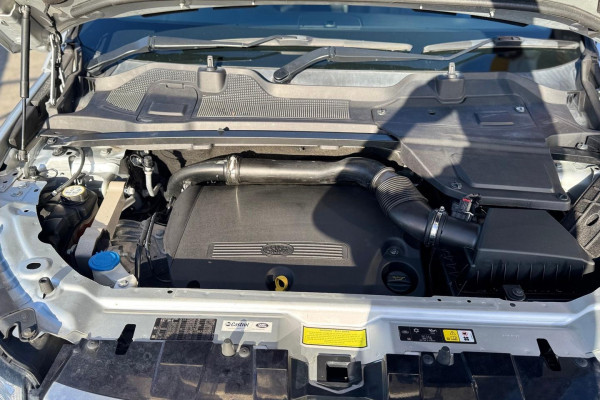2016 MY16.5 Land Rover Discovery Sport L550 SD4 HSE SUV Image 15