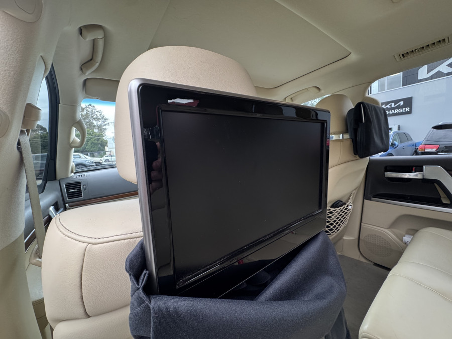 2017 Toyota LandCruiser VDJ200R Sahara SUV Image 18