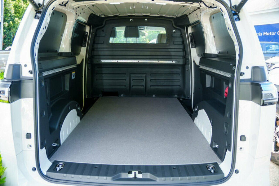 2025 Volkswagen ID. Buzz Cargo EBN BEV550 Van Image 6
