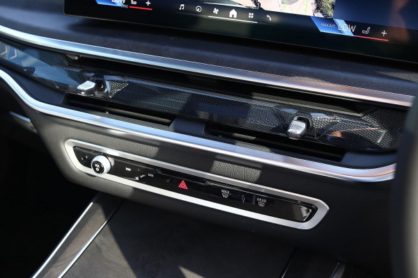 2025 BMW X5 G05 LCI xDrive30d M Sport SUV image 15