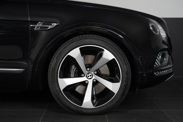 2018 Bentley Bentayga W12 Seven Seat SUV Image 16
