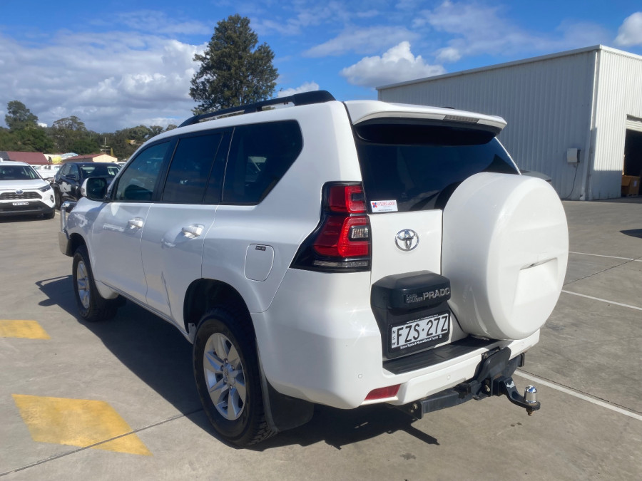 2018 Toyota LandCruiser Prado GDJ150R GXL SUV Image 5