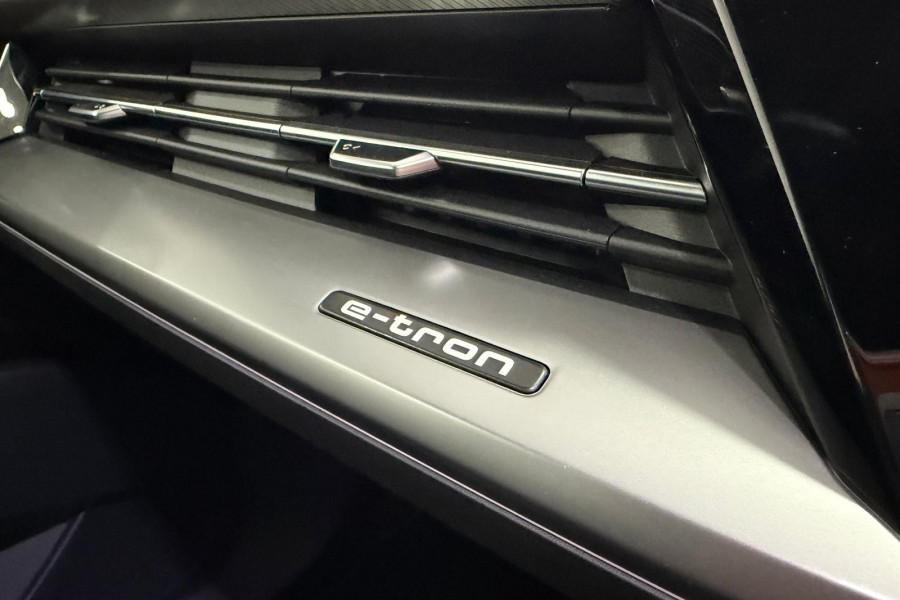 2025 Audi Q4 e-tron F4 45 SUV