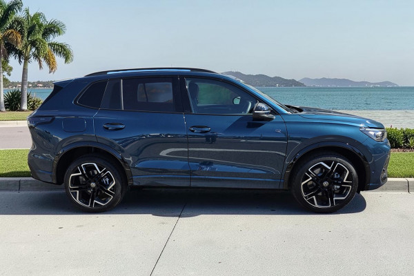 2026 Volkswagen Tiguan CT 195TSI R-Line SUV Image 2