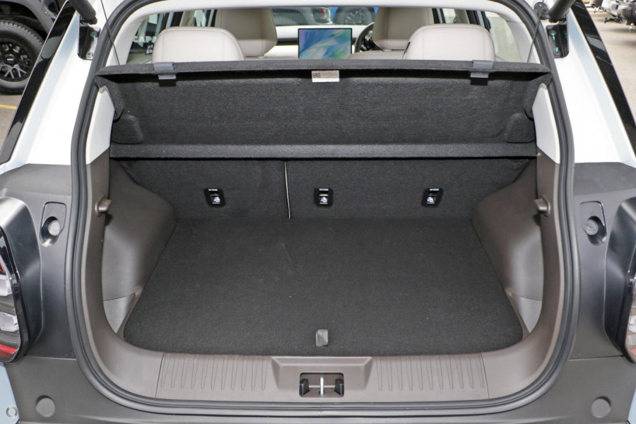 2026 AION UT No Series Luxury Hatch Image 5
