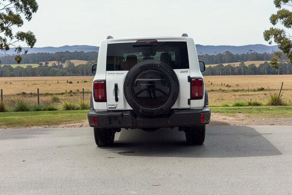 2026 GWM Tank 300 P01 Ultra Hi4-T PHEV SUV Image 6