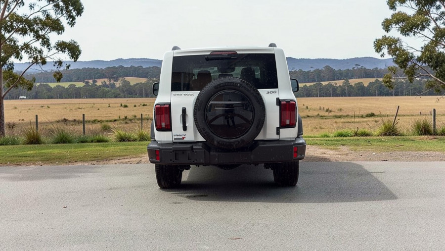 2026 GWM Tank 300 P01 Ultra Hi4-T PHEV SUV Image 6