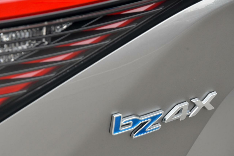 2023 Toyota bZ4X XEAM10R SUV Image 26