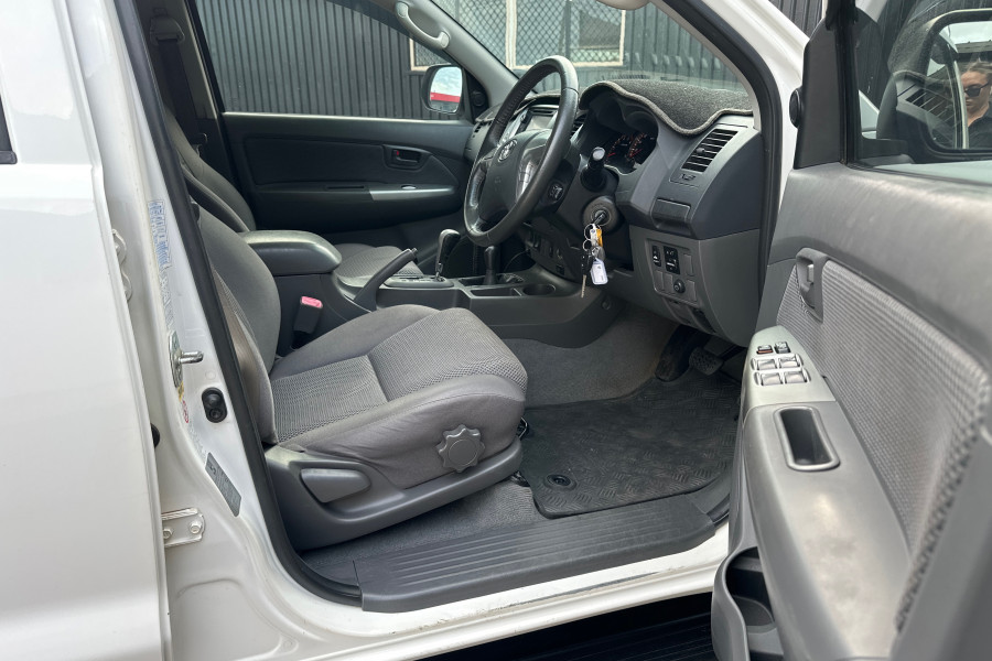 2013 MY14 Toyota HiLux SR5 Double Cab Pickup Image 14