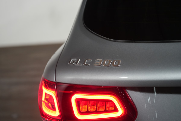 2021 Mercedes-Benz GLC-Class GLC300 SUV Image 9