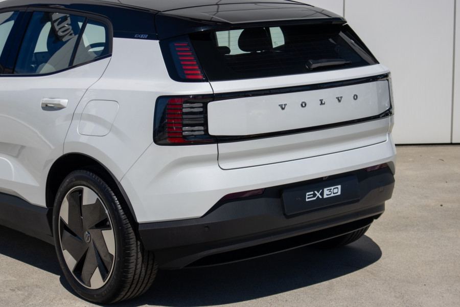 2025 Volvo EX30  Single Motor Extended Range Plus SUV Image 15