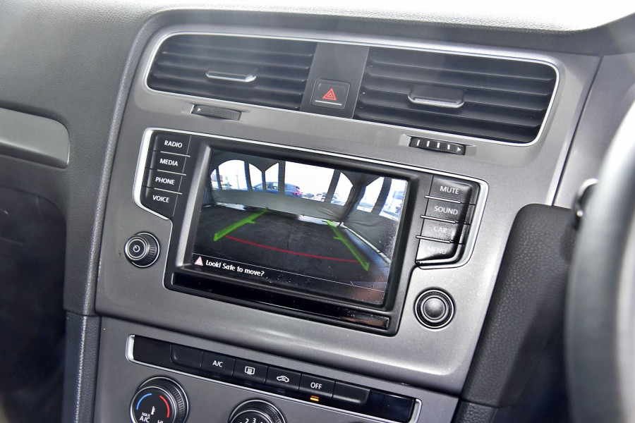 2015 MY16 Volkswagen Golf 7 92TSI Hatch Image 15